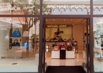 Michael Kors მაღაზიებს ხურავს